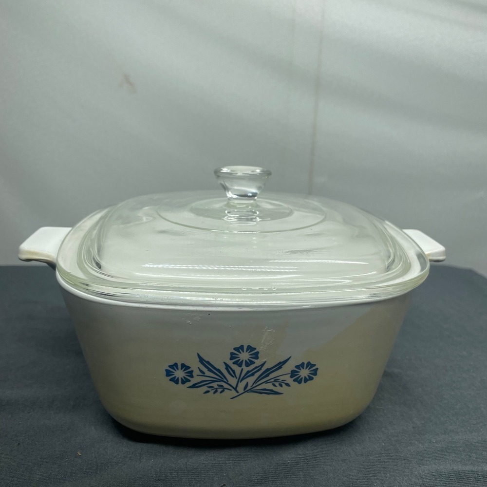 Corning Ware Blue Cornflower 1.75 QT Casserole Dish P-1 3/4-B Vintage White Blue